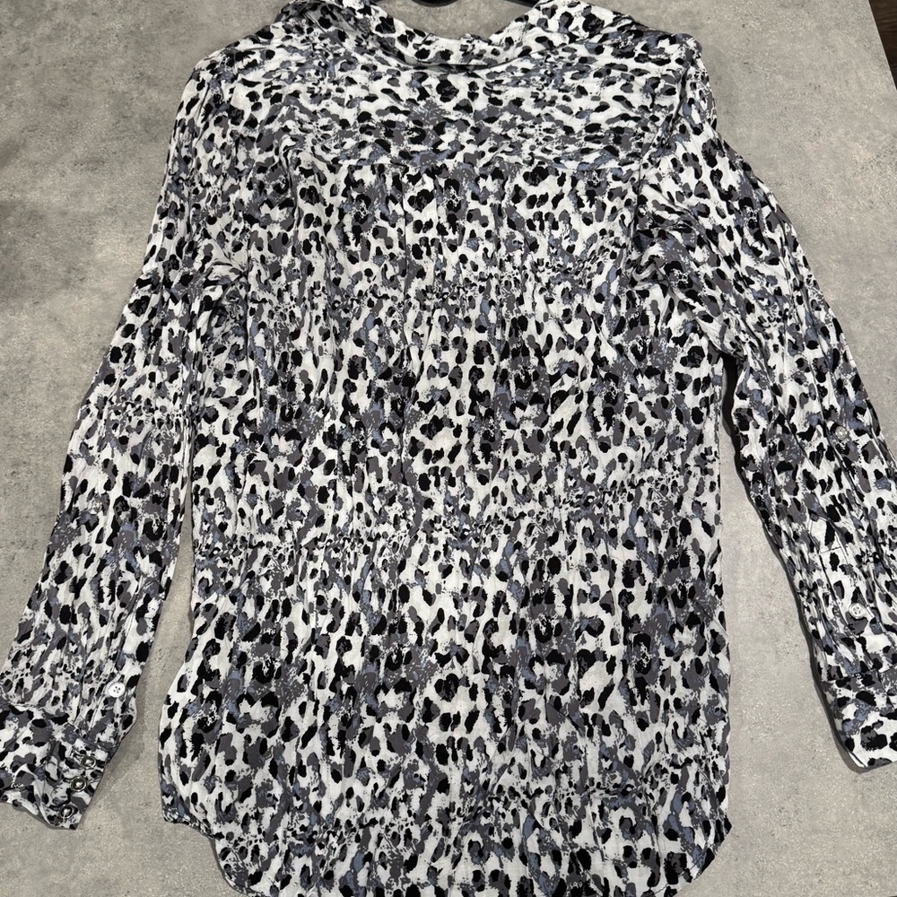 Women’s Leopard Print Button Down Shirt from Cato! Size L!! - Picture 2 of 6